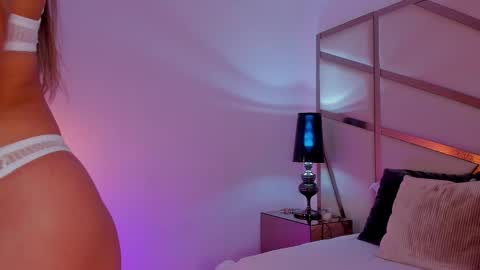 Anna Banana online show from November 22, 2025, 11:48 pm