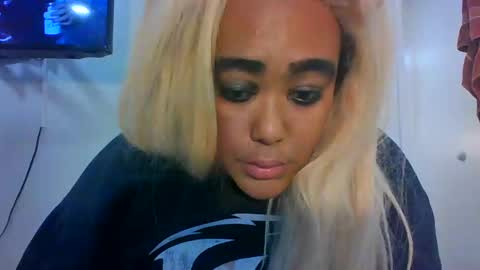 Snapshot of cals9x chatting on December 1, 2024, 11:04 pm camzxoxox online show from December 1, 2024, 11:04 pm