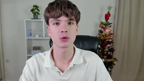 Hey I am Calvin  online show from December 15, 2024, 7:10 pm