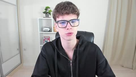 Hey I am Calvin  online show from January 31, 2025, 7:08 pm