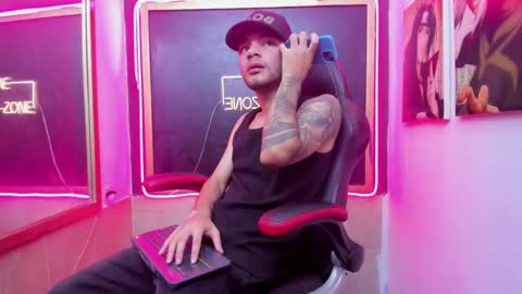Snapshot of calvin_parker chatting on September 30, 2025, 4:06 am Calvin online show from September 30, 2025, 4:06 am