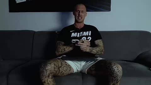 Calvin  online show from October 12, 2025, 8:08 pm