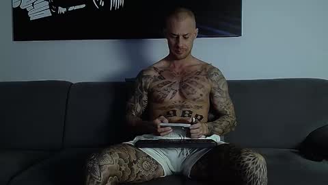 Calvin  online show from October 17, 2025, 6:49 am