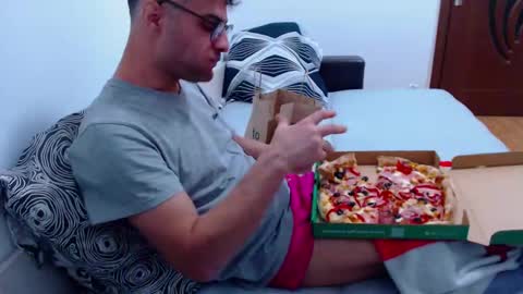 Snapshot of calvinjohnlad chatting on January 2, 2025, 5:29 pm Calvinjohnlad online show from January 2, 2025, 5:29 pm