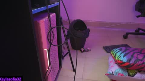 Calypso and Kayla online show from February 5, 2025, 6:13 am