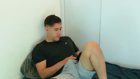 Snapshot of camara110 chatting on November 8, 2025, 2:45 am camara110 online show from November 8, 2025, 2:45 am