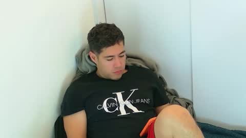 Snapshot of camara110 chatting on November 23, 2025, 1:05 am camara110 online show from November 23, 2025, 1:05 am