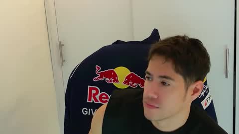 Snapshot of camara110 chatting on December 4, 2025, 6:27 pm camara110 online show from December 4, 2025, 6:27 pm