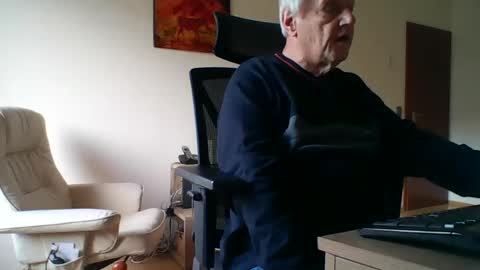 Snapshot of camcologne chatting on January 8, 2025, 9:42 am camcologne online show from January 8, 2025, 9:42 am