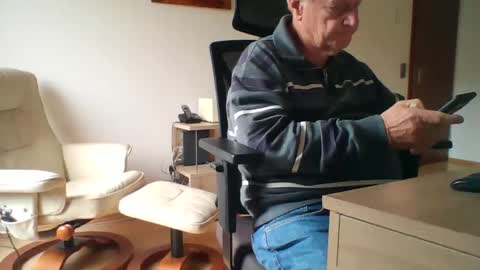 Snapshot of camcologne chatting on November 26, 2025, 10:16 am camcologne online show from November 26, 2025, 10:16 am