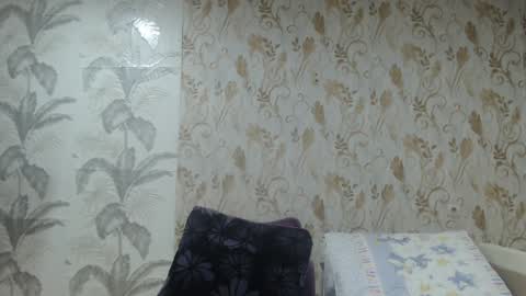 Snapshot of camdiva1 chatting on December 5, 2024, 1:36 am CamDiva1 online show from December 5, 2024, 1:36 am