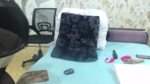 Snapshot of camdiva1 chatting on December 12, 2024, 11:07 am CamDiva1 online show from December 12, 2024, 11:07 am