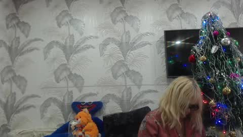 Snapshot of camdiva1 chatting on January 24, 2025, 10:32 am CamDiva1 online show from January 24, 2025, 10:32 am