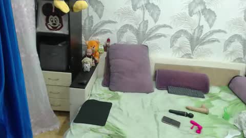 Snapshot of camdiva1 chatting on September 12, 2025, 1:38 am CamDiva1 online show from September 12, 2025, 1:38 am