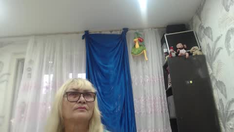 Snapshot of camdiva1 chatting on October 2, 2025, 2:40 am CamDiva1 online show from October 2, 2025, 2:40 am