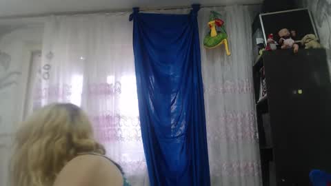 Snapshot of camdiva1 chatting on October 5, 2025, 11:52 am CamDiva1 online show from October 5, 2025, 11:52 am