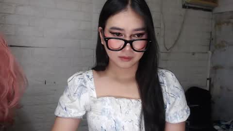 camela_star online show from November 4, 2025, 5:56 pm