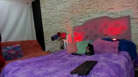 cameron_april online show from November 10, 2025, 11:42 am