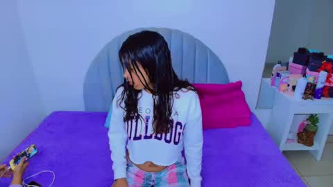 Snapshot of cami_bunnygirlx chatting on October 8, 2025, 5:05 am CAMI online show from October 8, 2025, 5:05 am