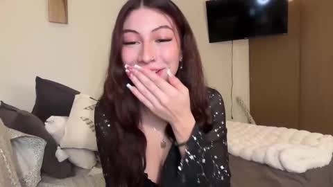 Snapshot of cami_calderon chatting on November 17, 2025, 12:16 am Camila online show from November 17, 2025, 12:16 am