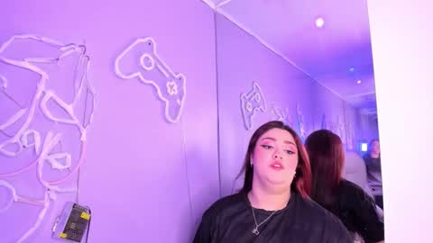 Camila Osorio online show from November 17, 2025, 5:08 pm