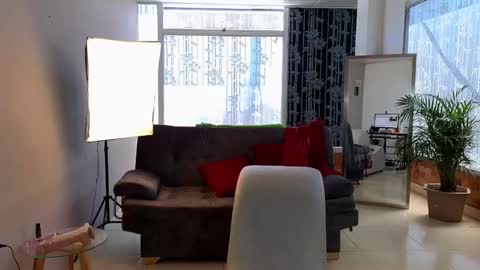 Snapshot of camil_milfdream chatting on January 18, 2025, 5:37 pm Camil online show from January 18, 2025, 5:37 pm