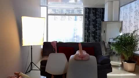 Snapshot of camil_milfdream chatting on January 19, 2025, 2:28 pm Camil online show from January 19, 2025, 2:28 pm