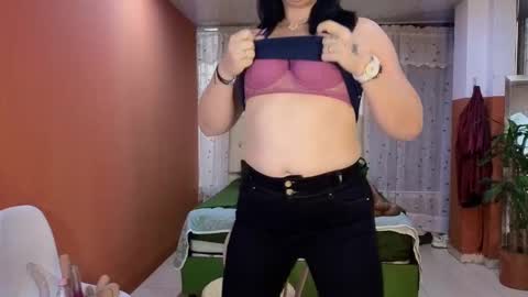Snapshot of camil_milfdream chatting on September 13, 2025, 10:59 am Camil online show from September 13, 2025, 10:59 am