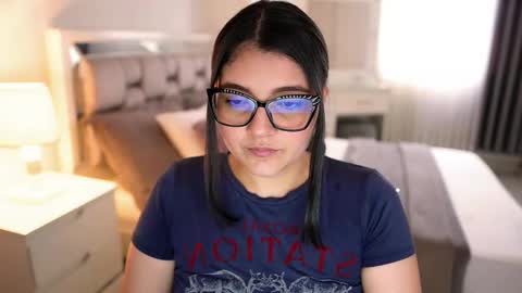 Camila buitrago online show from November 9, 2025, 5:55 pm