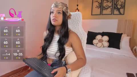 Snapshot of camila_bustamante_ chatting on October 1, 2025, 2:56 pm camila_bustamante_ online show from October 1, 2025, 2:56 pm