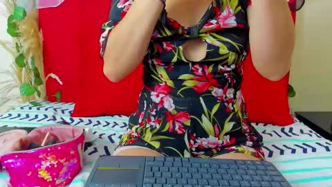 Snapshot of camila_collins7 chatting on October 23, 2025, 12:37 pm camila_collins7 online show from October 23, 2025, 12:37 pm