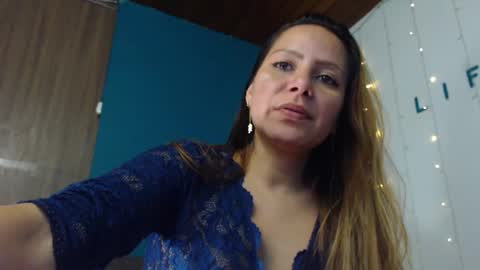 Snapshot of camila_delarosa chatting on December 4, 2024, 4:16 pm camila online show from December 4, 2024, 4:16 pm