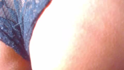 Snapshot of camila_delarosa chatting on December 6, 2024, 4:17 pm camila online show from December 6, 2024, 4:17 pm