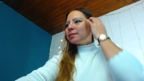 Snapshot of camila_delarosa chatting on December 29, 2024, 12:12 pm camila online show from December 29, 2024, 12:12 pm