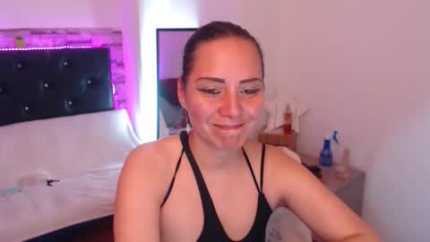 Snapshot of camila_delarosa chatting on September 18, 2025, 4:20 pm camila online show from September 18, 2025, 4:20 pm