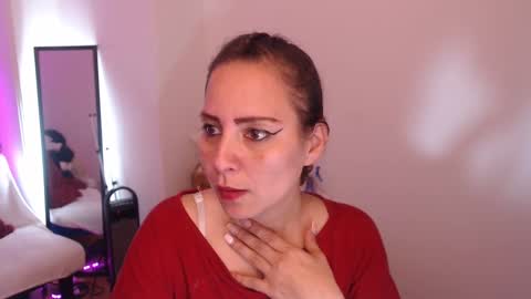 Snapshot of camila_delarosa chatting on September 24, 2025, 4:32 pm camila online show from September 24, 2025, 4:32 pm