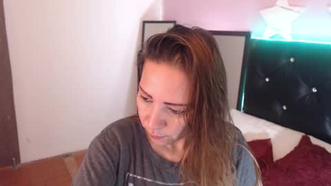 Snapshot of camila_delarosa chatting on October 18, 2025, 12:28 pm camila online show from October 18, 2025, 12:28 pm