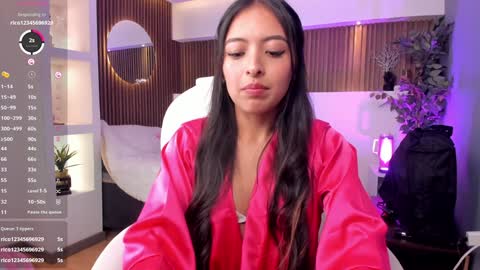 Snapshot of camila_dupont chatting on December 22, 2024, 11:52 pm Camila online show from December 22, 2024, 11:52 pm