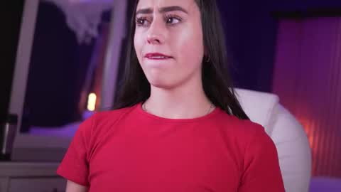 camila_martinez9 online show from November 6, 2025, 11:33 am