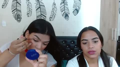 camila_meza online show from January 25, 2025, 1:41 pm