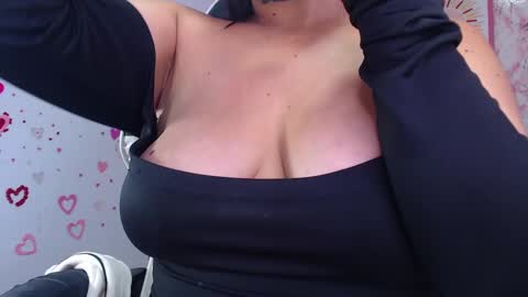 Cami online show from March 6, 2025, 1:46 pm