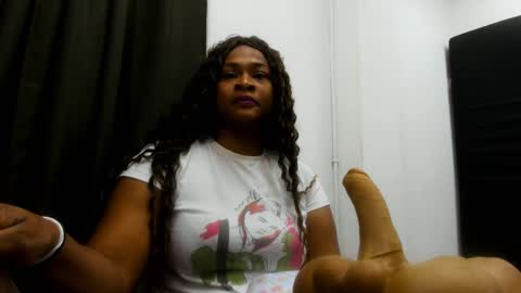 Snapshot of camila_sandoval_01 chatting on February 17, 2025, 3:04 am Camila online show from February 17, 2025, 3:04 am