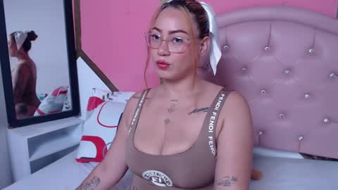 Camila online show from February 25, 2025, 10:58 am