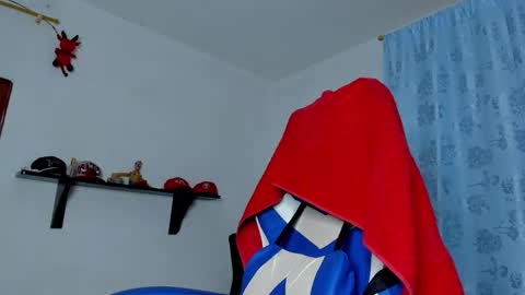 Camila online show from October 28, 2025, 9:39 pm