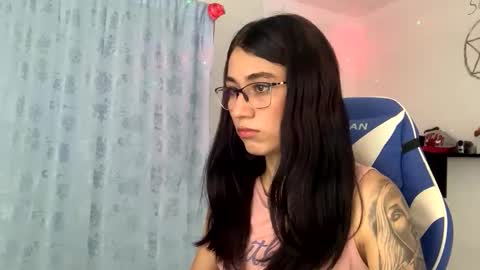 Camila online show from November 3, 2025, 6:42 pm