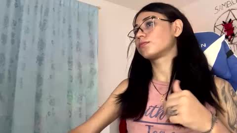 Camila online show from November 9, 2025, 6:17 pm