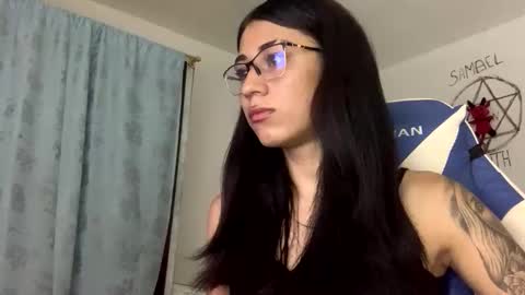 Camila online show from November 12, 2025, 2:28 pm