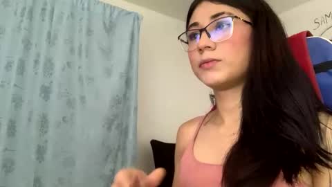 Camila online show from December 3, 2025, 6:17 pm