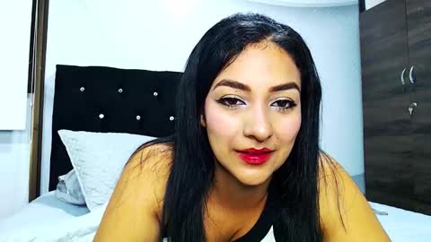 Camila online show from November 7, 2025, 2:00 am