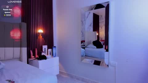 CAMILA  online show from September 9, 2025, 1:21 pm